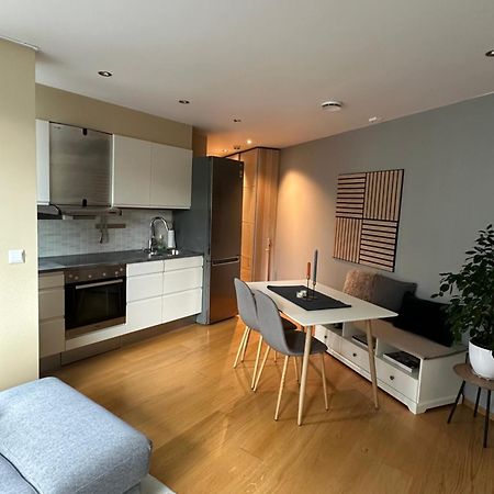 Urban And Quiet Apartment In City Centrum Тромсьо Екстериор снимка