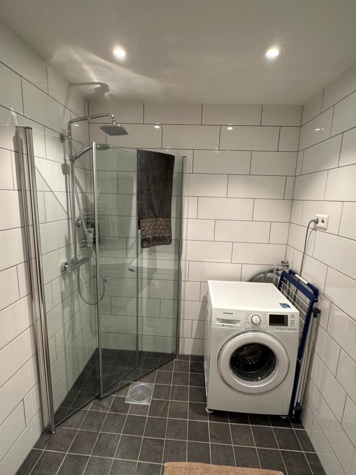 Urban And Quiet Apartment In City Centrum Тромсьо Екстериор снимка