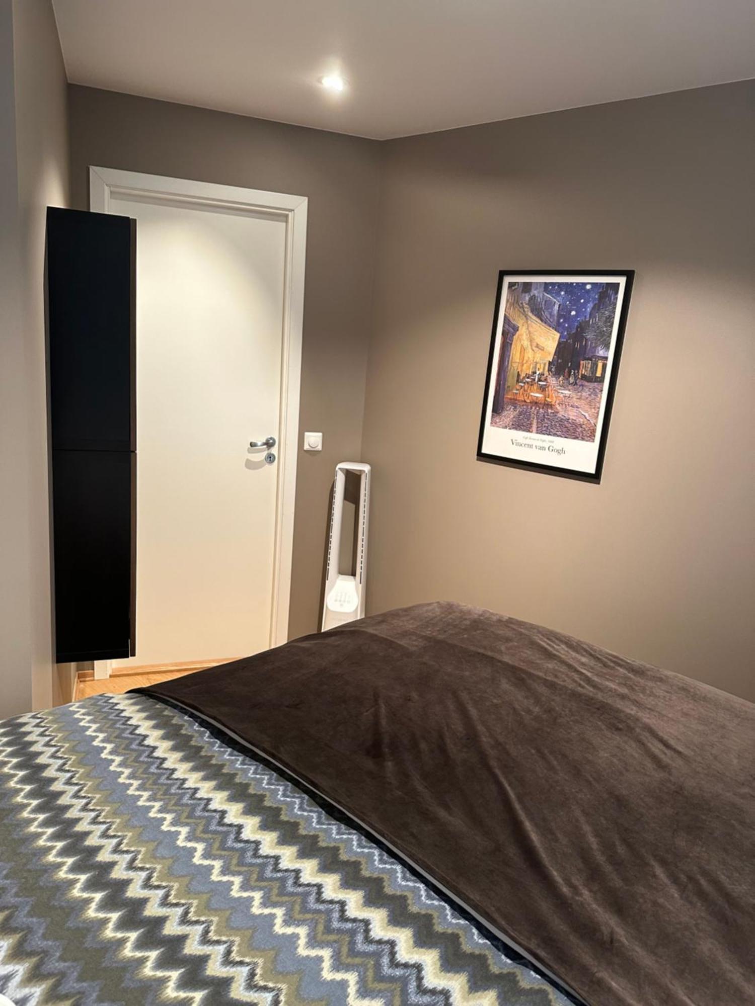 Urban And Quiet Apartment In City Centrum Тромсьо Екстериор снимка