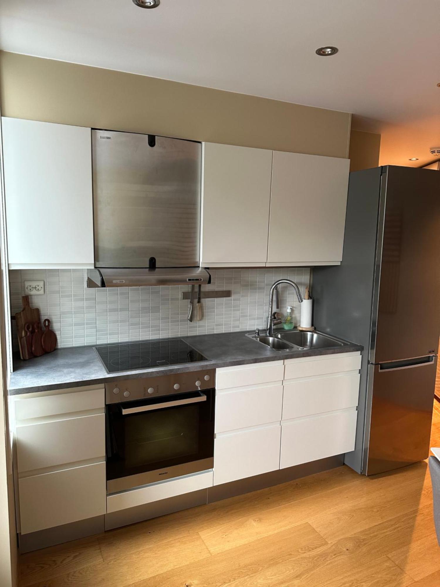 Urban And Quiet Apartment In City Centrum Тромсьо Екстериор снимка